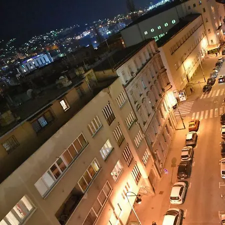 شقة Cosy Downtown *
